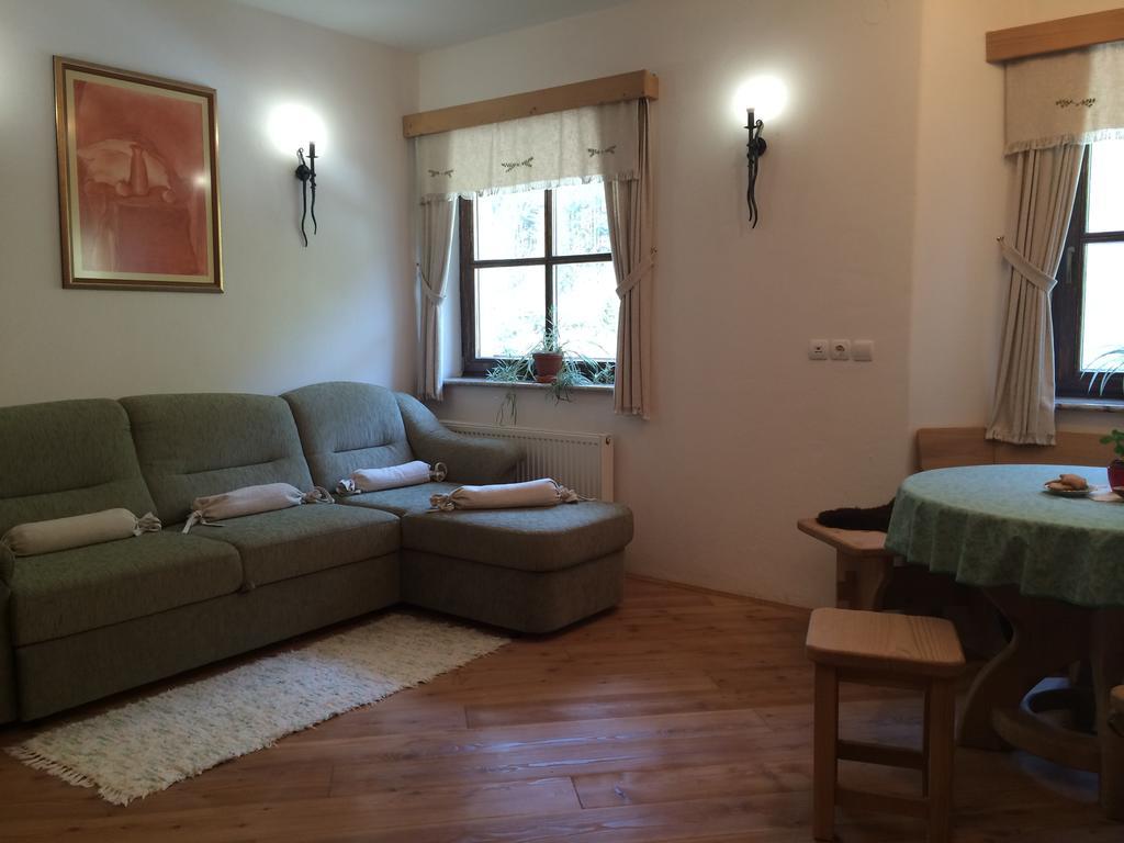 Apartments Pod Macesnovo Streho Solčava Kamer foto