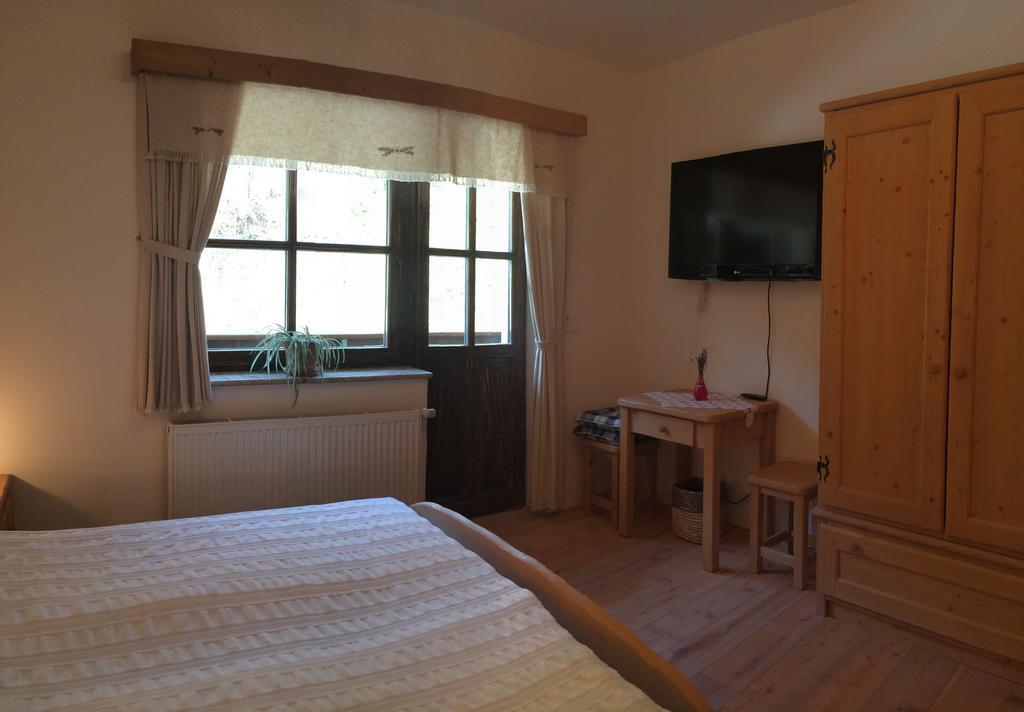Apartments Pod Macesnovo Streho Solčava Kamer foto