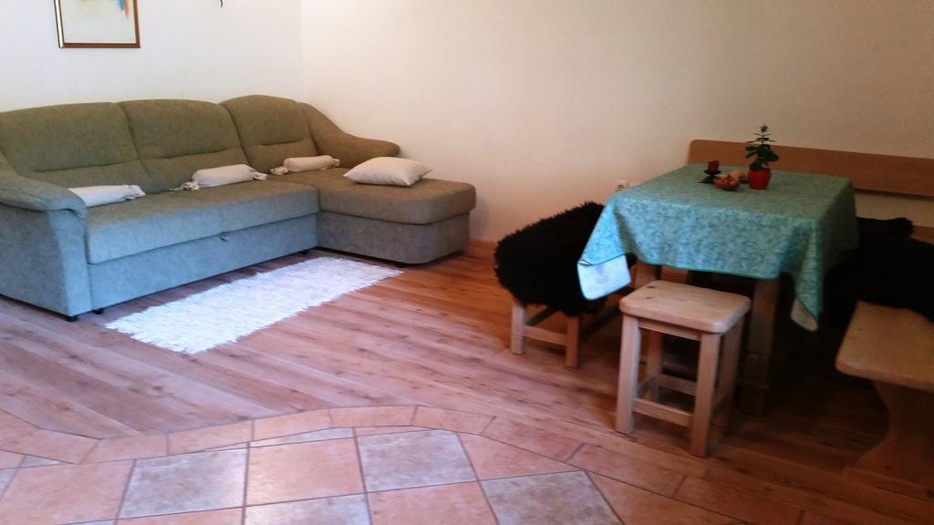 Apartments Pod Macesnovo Streho Solčava Kamer foto